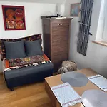 Small Attic Close To And Mountains Апартаменты *