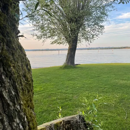 Appartement Small Attic Close To And Mountains Fussach