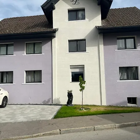 Appartement Small Attic Close To And Mountains