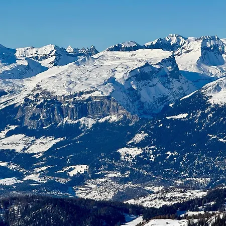 Appartement Small Attic Close To And Mountains Fussach
