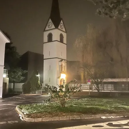 Small Attic Close To And Mountains Appartement
