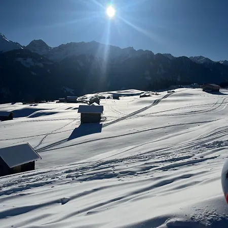 Small Attic Close To And Mountains Appartement *