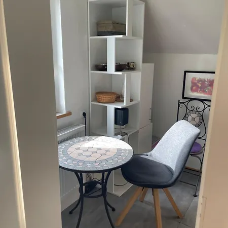 Appartement Small Attic Close To And Mountains