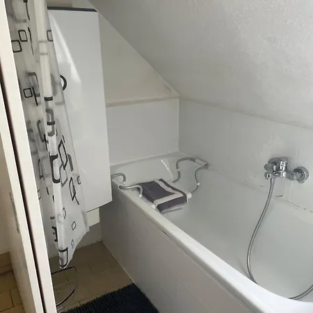 Appartement Small Attic Close To And Mountains