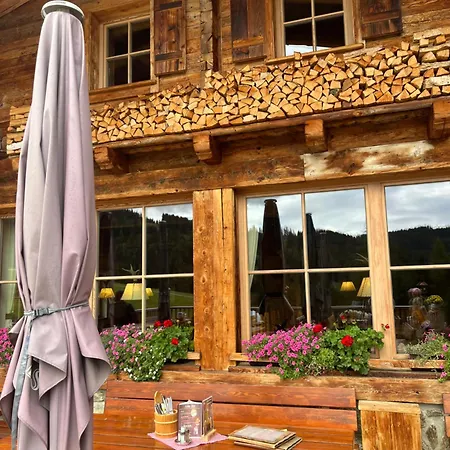 Small Attic Close To And Mountains Appartement *